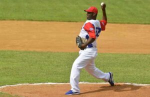 Lee más sobre el artículo Béisbol: Erlys completó, sollozó y Artemisa empató la final