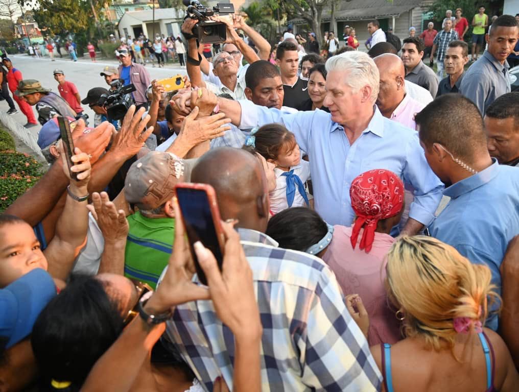 En este momento estás viendo Cuban President continues tour of eastern provinces