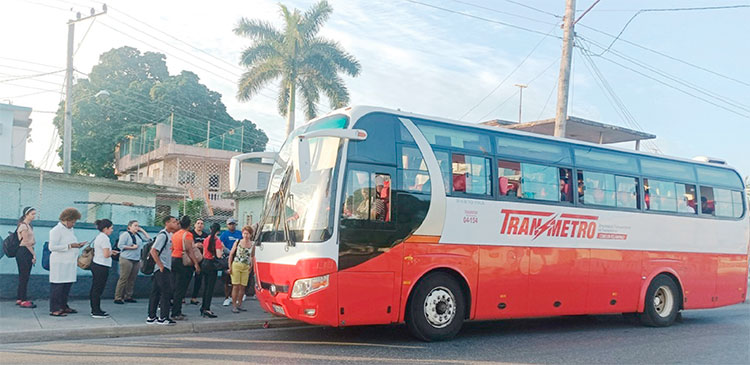 En este momento estás viendo Apoyan transportistas de Ciego de Ávila etapa de Verano