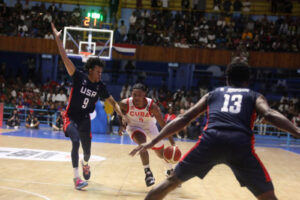 Lee más sobre el artículo Coach highlights defense in basketball team’s victory