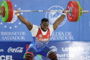 Lee más sobre el artículo Medallas para cubanos en Panamericano de Pesas