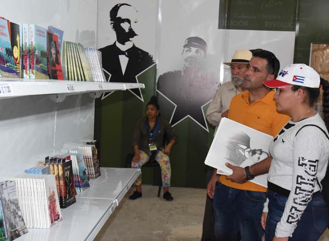 En este momento estás viendo El libro y la literatura, placeres bajo la mira en Cuba
