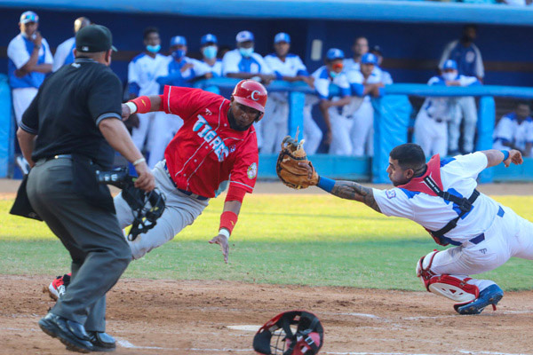 En este momento estás viendo Tres juegos con un mismo destino en temporada beisbolera cubana