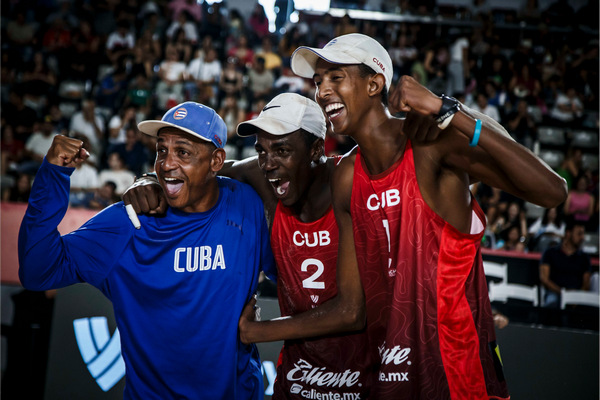 Lee más sobre el artículo Díaz-Alayo, bronce en fase élite mundial de voleibol de playa