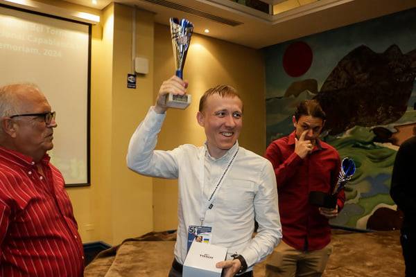 Lee más sobre el artículo Luis Ernesto Quesada climbed to the podium in Capablanca chess tournament