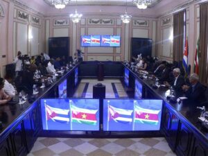 Lee más sobre el artículo Cuba celebrates 45 years of diplomatic relations with Suriname