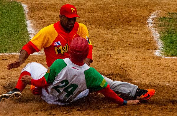 Lee más sobre el artículo Cocodrilos and Leñadores to battle in attractive Cuban baseball duel