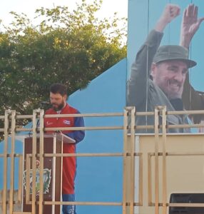 Lee más sobre el artículo Fidel Castro’s grandson speaks to Avilanians (+photos)