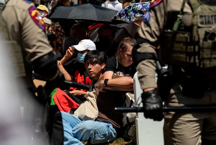 Denuncian en Cuba arrestos por protestas en universidades de EEUU