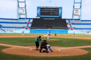 Lee más sobre el artículo Piratas «board» blue ship in baseball series