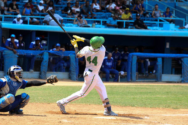 En este momento estás viendo Vegueros siguen intocables en Serie Nacional de Beisbol