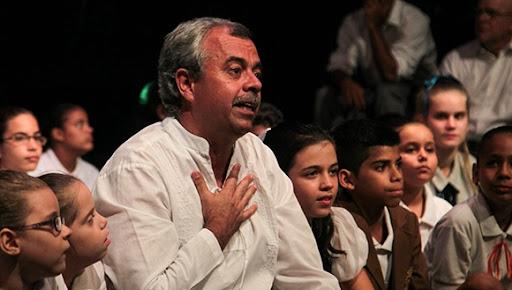 En este momento estás viendo Director de compañía cubana La Colmenita recibe premio en México
