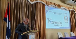 Lee más sobre el artículo Centro científico de Cuba celebra sus 30 años de vida