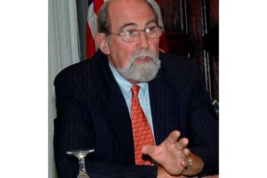 Lee más sobre el artículo Cuba expresa pesar por muerte de ex diplomático Wayne Smith