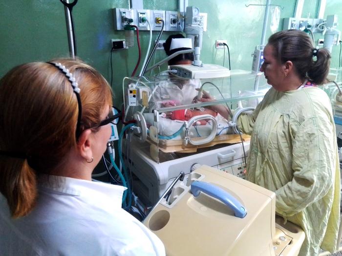 En este momento estás viendo En ensayo clínico, incubadora neonatal rediseñada en Cuba