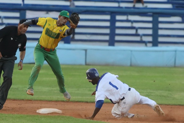 Lee más sobre el artículo Beisbol nacional continúa en modo play off
