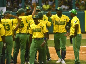 Lee más sobre el artículo Vegueros pelearán por extender final beisbolera en Cuba