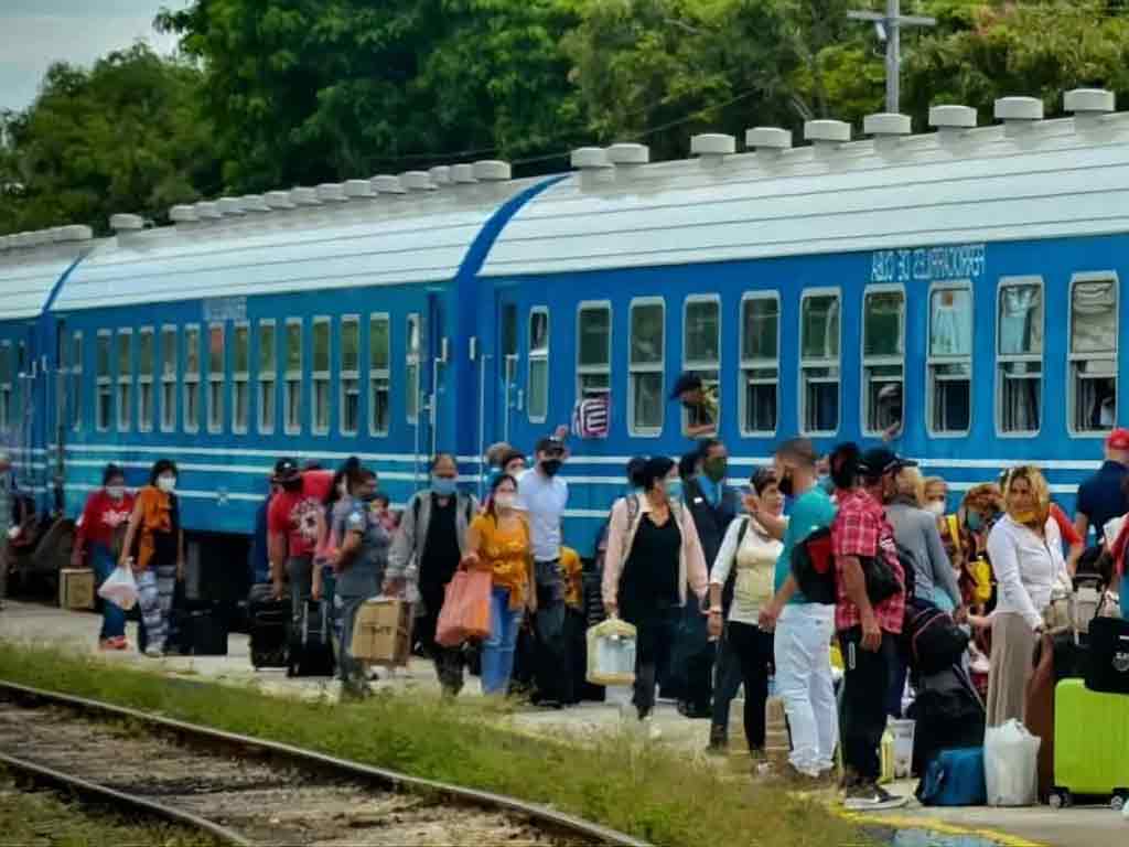 En este momento estás viendo Añaden paradas y cambian de horario a trenes en Cuba
