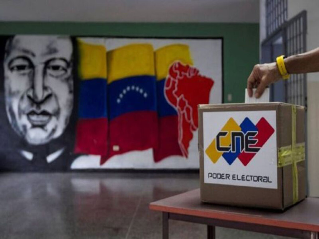 En este momento estás viendo Venezuela vota por su futuro en presidenciales históricas