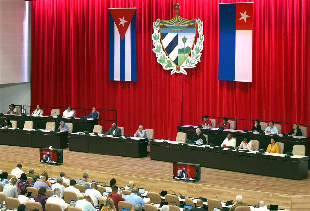 En este momento estás viendo Prioridades económicas de Cuba centran debates de Asamblea Nacional (+Fotos)