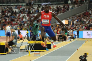 Lee más sobre el artículo Viernes de triple salto y semifinales en París 2024