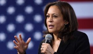Lee más sobre el artículo Kamala Harris a pocos pasos de nominación demócrata en EEUU