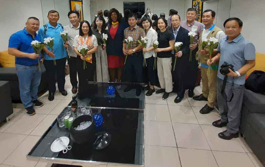 En este momento estás viendo Concluye visita a Cuba delegación de periodistas de Vietnam