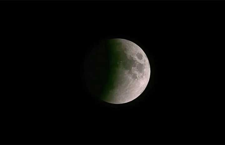 En este momento estás viendo Partial lunar eclipse begins tonight