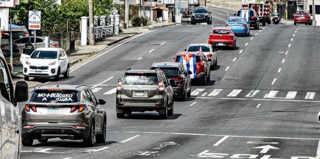 En este momento estás viendo Caravana en Panamá demanda sacar a Cuba de lista terrorista de EEUU