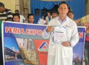Lee más sobre el artículo Premian en Chambas investigación médica del doctor de León Gutiérrez