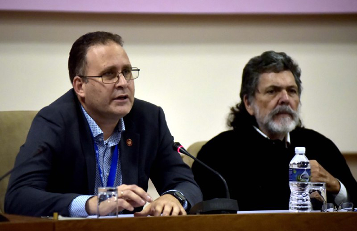 Lee más sobre el artículo La colonización cultural vuelve a debate en Parlamento cubano