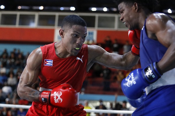 Lee más sobre el artículo Holguín tomó la punta de la Serie Nacional de Boxeo