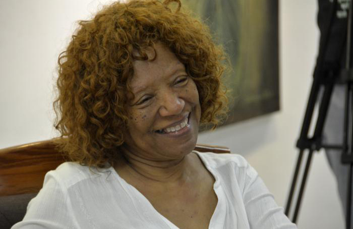 En este momento estás viendo Poet Nancy Morejón receives Samuel Feijóo Award