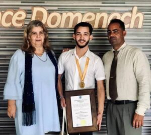 Lee más sobre el artículo Premian a pedagogos avileños