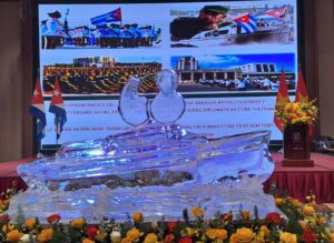 Lee más sobre el artículo Vietnam seguirá apoyando a Cuba codo con codo, ratifica alto mando (+Fotos)