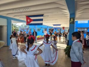 Lee más sobre el artículo Visitan  profesores Chilenos instituciones educativas avileñas