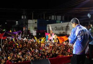 Lee más sobre el artículo Venezuela: hervidero de pueblo para celebrar y apoyar a Maduro