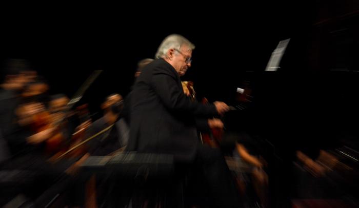 Lee más sobre el artículo José María Vitier, una vida dibujando música