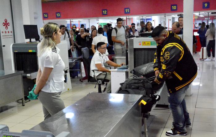 En este momento estás viendo Instan a perfeccionar el sistema aduanero en el país