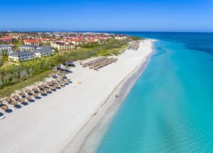 Lee más sobre el artículo El esplendor de las playas de Cuba, imán turístico