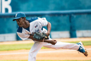 Lee más sobre el artículo Rugidos y relinchos en inicio de la III Liga Élite del Béisbol Cubano
