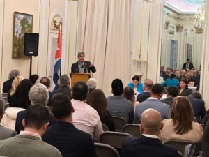 Lee más sobre el artículo Vicecanciller de Cuba dialoga con connacionales en Estados Unidos