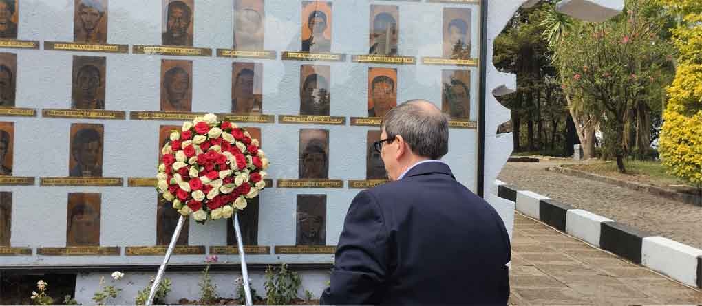Lee más sobre el artículo Canciller cubano rindió tributo a connacionales caídos en Etiopía