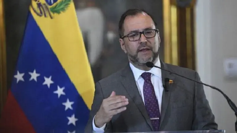 Lee más sobre el artículo Canciller de Venezuela agradece firmeza y dignidad de Cuba