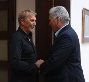Lee más sobre el artículo Díaz-Canel to Kevin Costner: «You are much admired by the Cuban people».