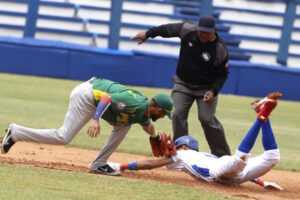 Lee más sobre el artículo Avispas y Leones avanzan en Liga Élite del Beisbol Cubano