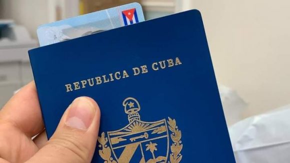 Lee más sobre el artículo Ciudadanos cubanos deberán tener su pasaporte vigente para entrar al país