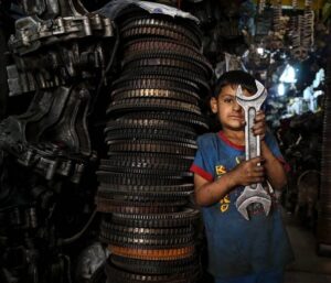 Lee más sobre el artículo Nueva ley de trabajo infantil: Estado Unidos sigue un camino en reversa