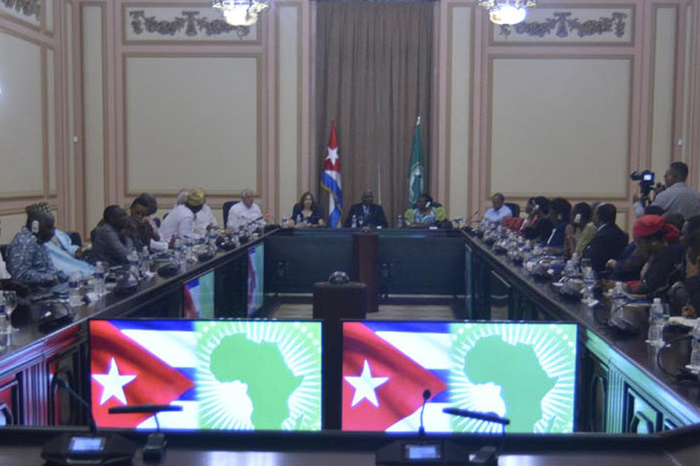 En este momento estás viendo Preside Esteban Lazo inicio de jornada por el Día de África