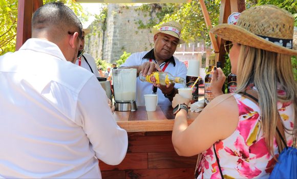 En este momento estás viendo Fiesta del turismo en Cuba: “El Destino eres tú”
